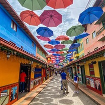 tour guatape desde medellin 2026